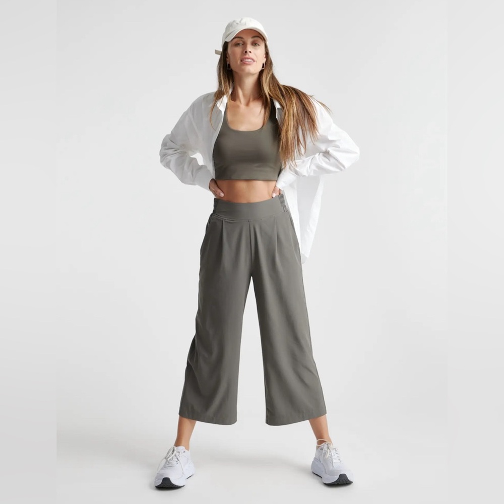 Quince performance tech wide leg pants olive green Medium